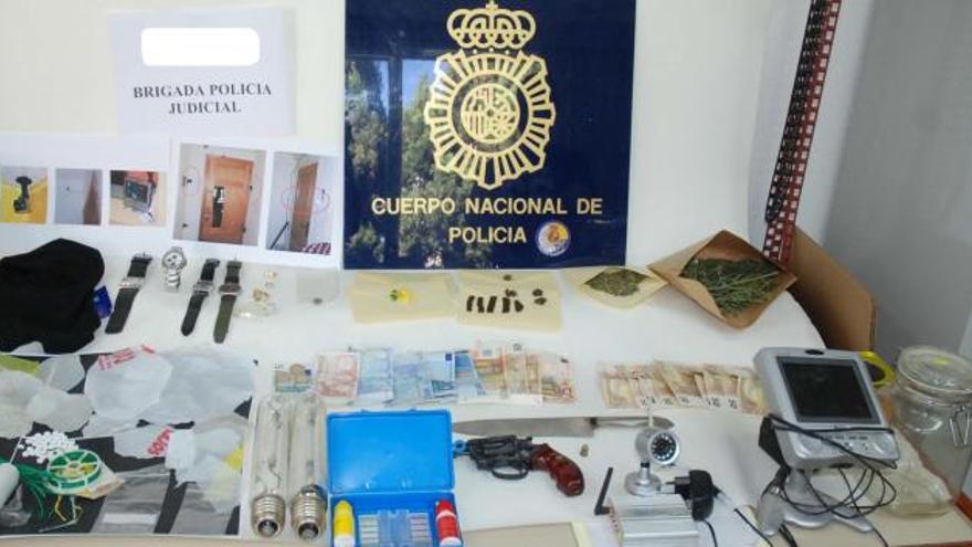 Desmantelan dos puntos de venta de droga en Molina