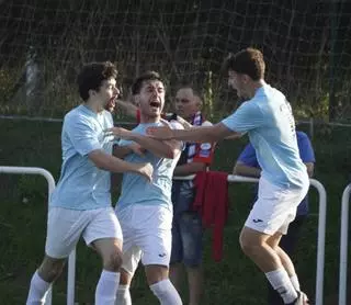 El Ribadesella golea al Titánico (1-4), gana la Copa Asturfútbol y sueña con ver en Oreyana a un Primera División