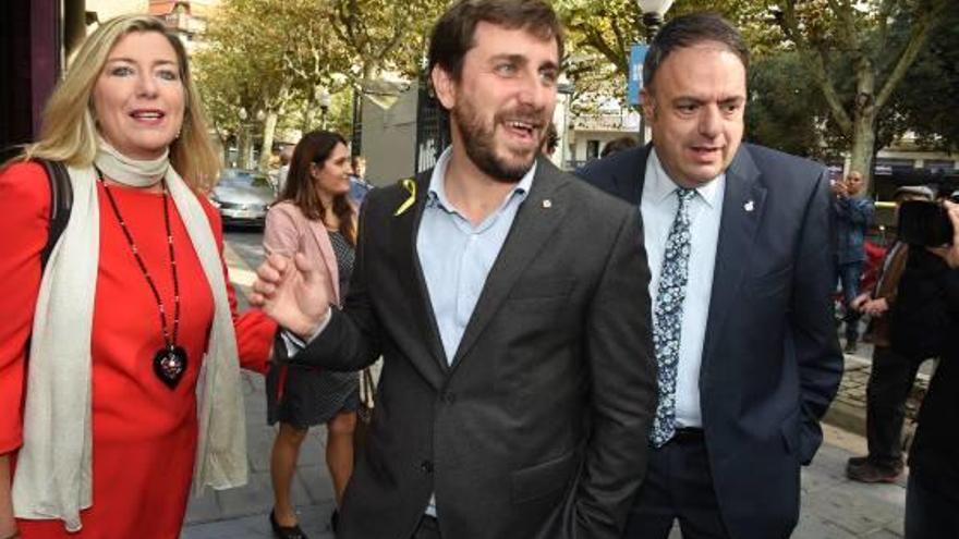 Antoni Comín amb l&#039;alcalde de Manresa, Valentí Junyent, i la consellera de Salut balear, Patrícia Gómez