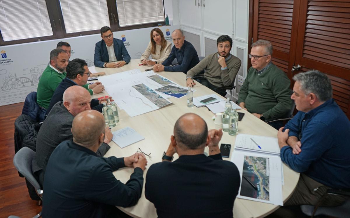 Un momento de la reunión celebrada este martes entre Obras Públicas, Mancomunidad y los ayuntamientos de Arucas y Moya.