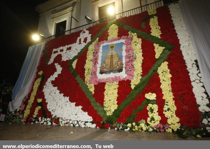 Galería de fotos --  La Ofrenda de Flores pudo con el frío y el viento