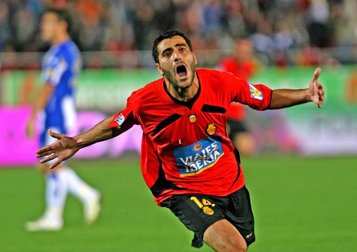 Dani Güiza celebra un dels 27 gols que va fer amb el Mallorca el curs 2007-08 quan va ser pitxitxi
