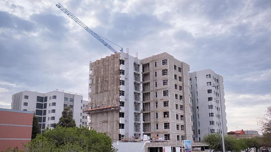 La Audiencia de Tenerife anula una cláusula suelo pese a que el firmante era empleado del banco