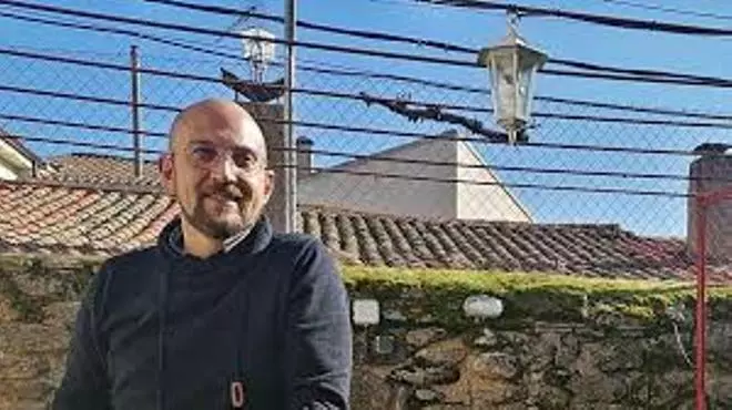 El sacerdote Héctor Galán, nuevo capellán de la hermandad de Luz y Vida