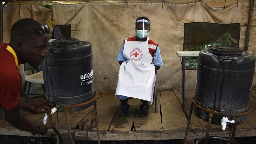 El ébola cruza la frontera a Uganda