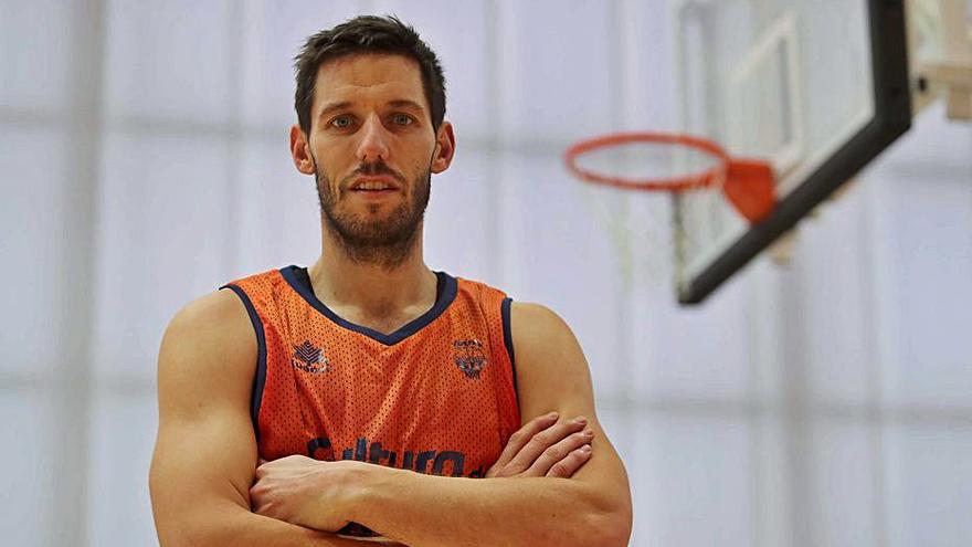 Van Rossom posa en l’Alqueria del Basket.  | J.M. LÓPEZ/SD