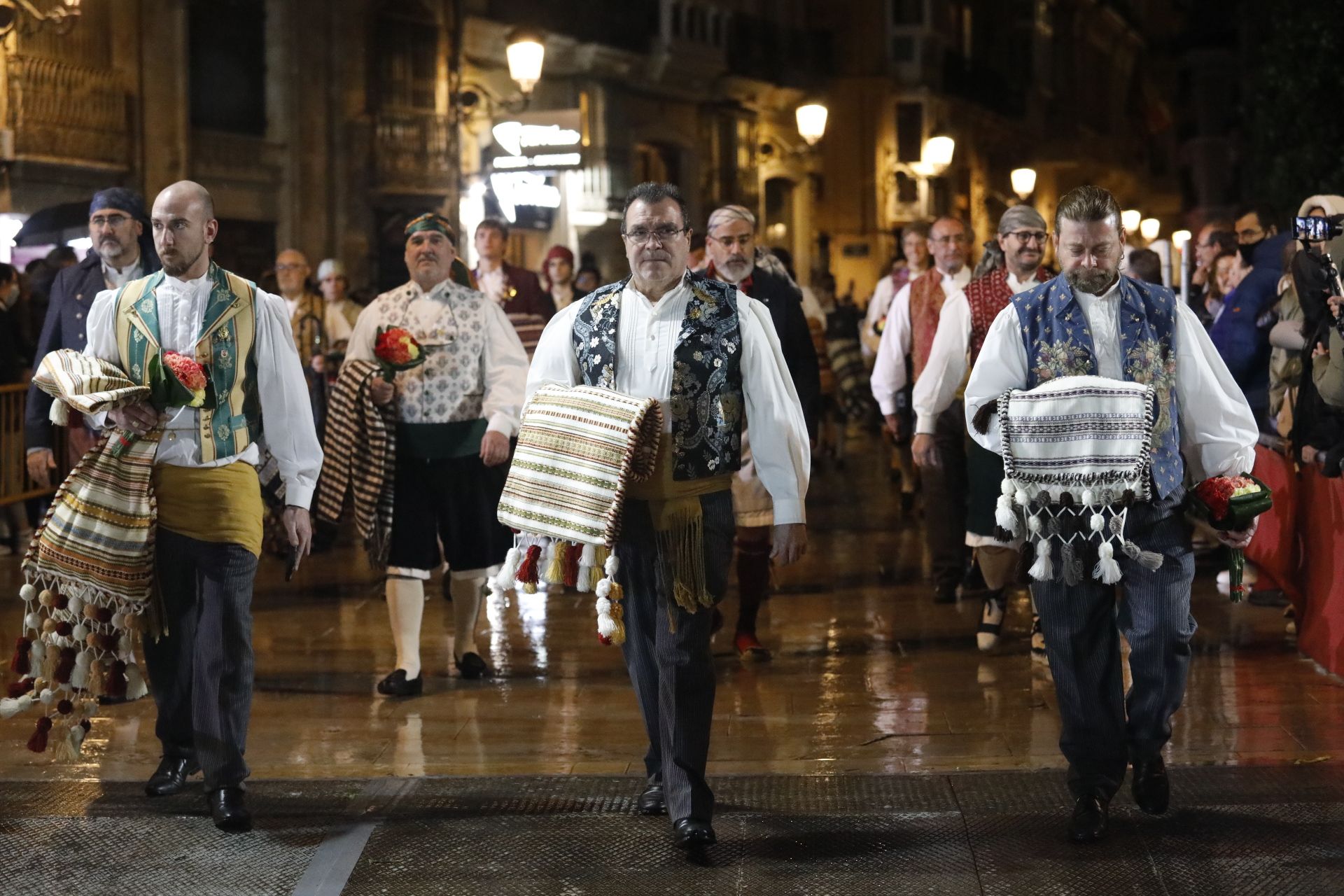 Búscate el primer día de Ofrenda por la calle Quart (de 21.00 a 22.00 horas)