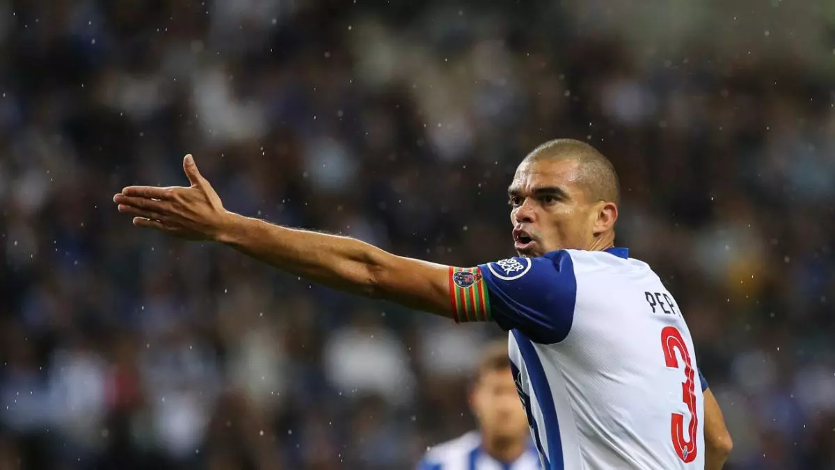 Pepe, incombustible más allá de los 40