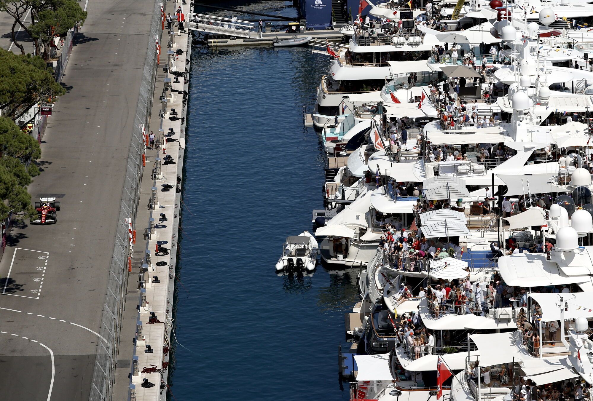 Monaco (Monaco), 25/05/2025.- Scuderia Ferrari driver Lewis Hamilton of Britain during the Formula One Grand Prix of Monaco at the Circuit de Monaco in Monte Carlo, Monaco, 25 May 2025. (Fórmula Uno, Reino Unido) EFE/EPA/YOAN VALAT