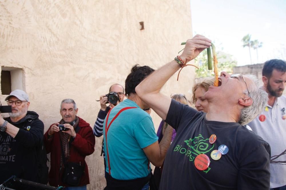 Catalanes y murcianos comparten almuerzo en las vías