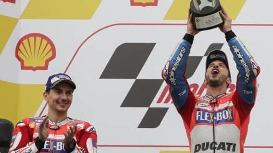 Lorenzo va facilitar la victòria del seu company Dovizioso