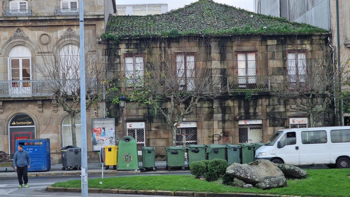 Inmuebles en la avenida de A Mariña.