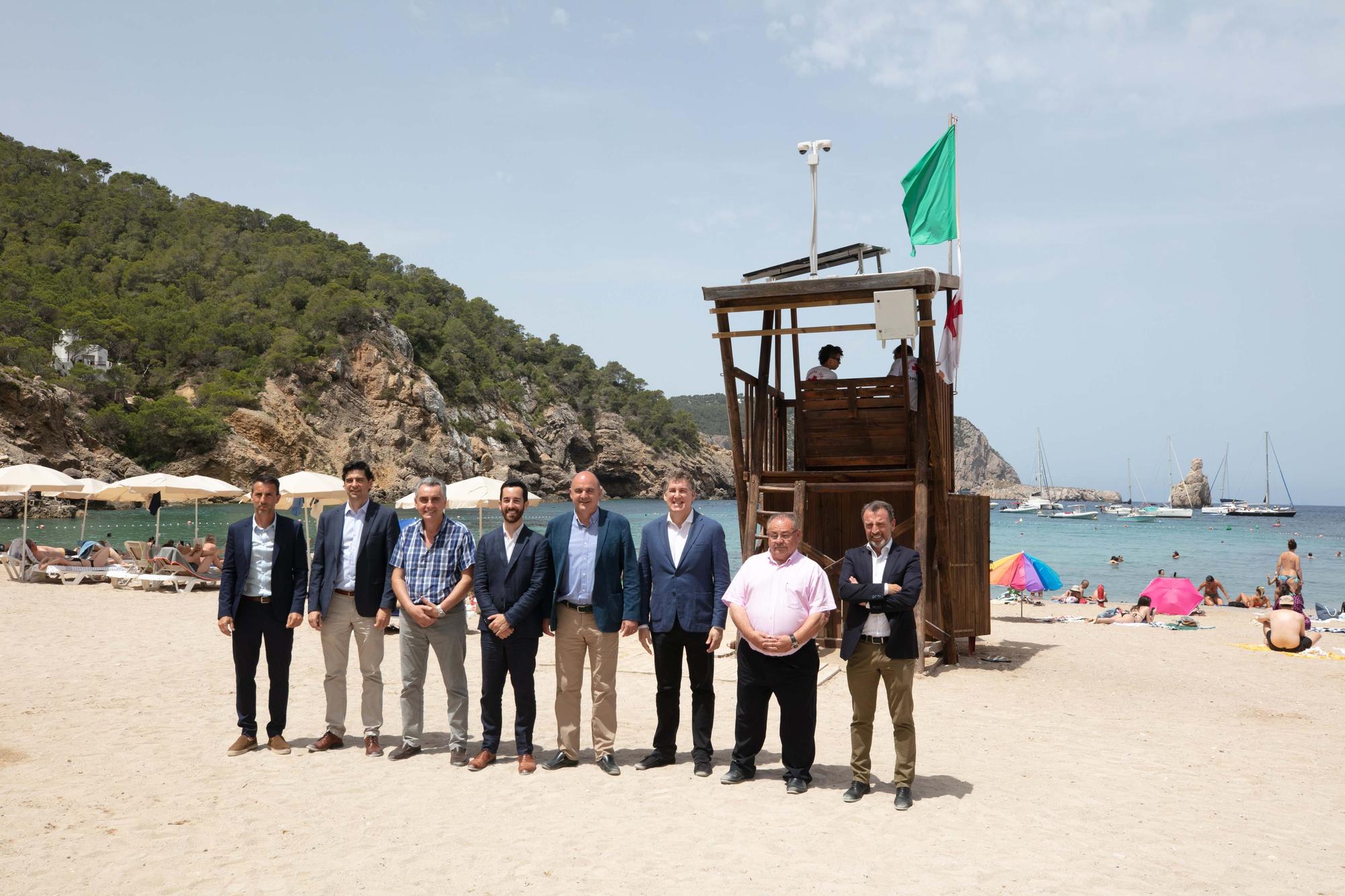 Instalan la primera cámara de monitorización de playas en Benirràs