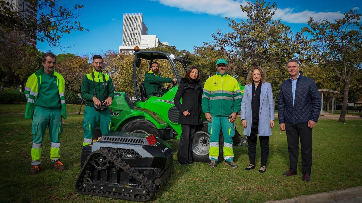 Presentación de los nuevos equipos con la alcaldesa Amparo Folgado y el concejal de Urbanismo José Francisco Gozalvo.