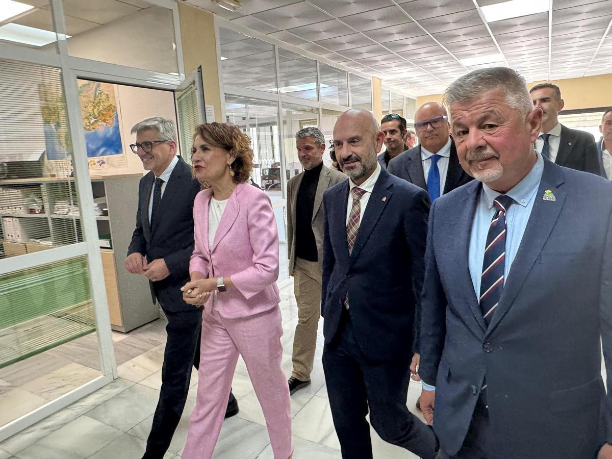Josele Aguilar, María Jesús Montero y Javier Salas.