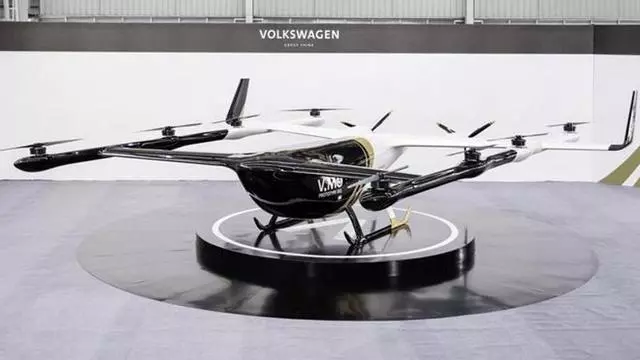 Presentan un 'coche volador' ultraligero en China