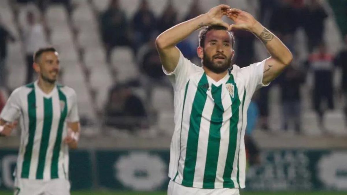 Sebas Moyano celebra un gol con el Córdoba CF durante la temporada 2018-2019.