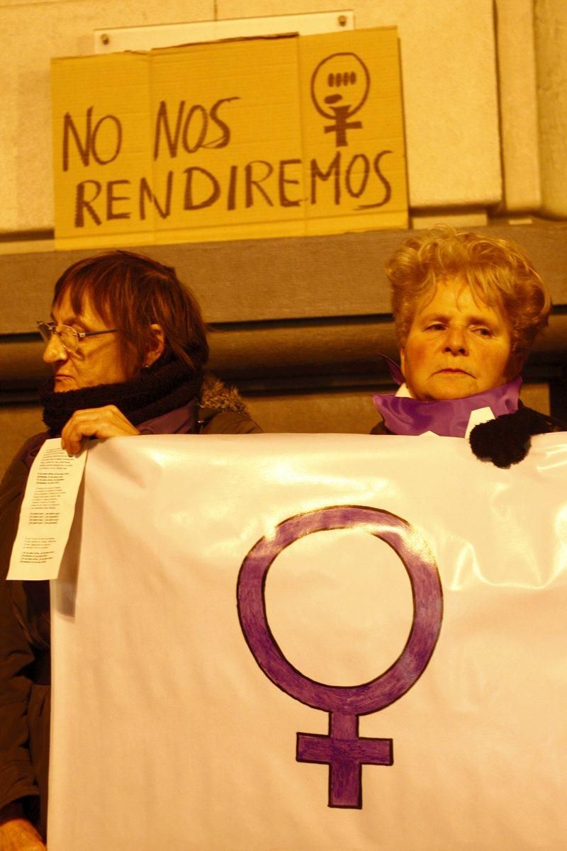 El feminismo zaragozano protesta contra las políticas machistas