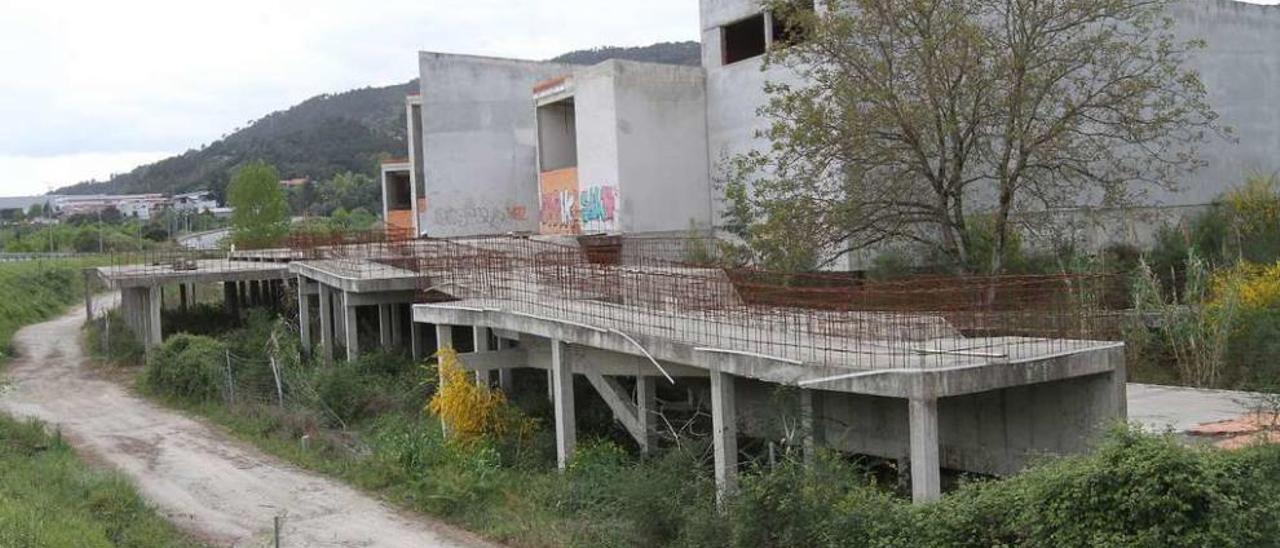 Situación en la que se encuentra el edificio del Centro de Interpretación de Parques Naturales, cuyas obras se paralizaron. // Iñaki Osorio