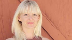 La escritora y traductora estadounidense Jennifer Croft, autora de La extinción de Irena Rey.