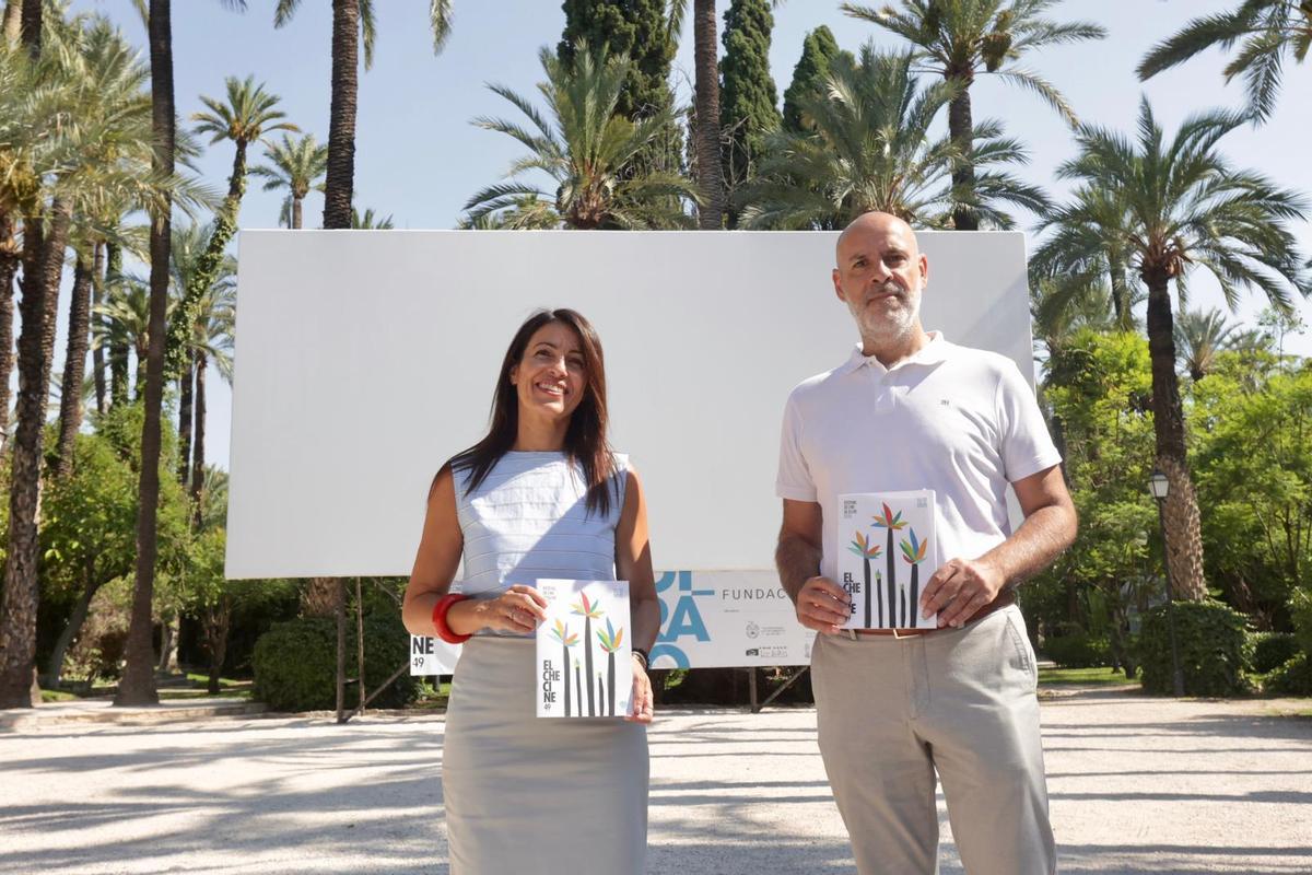 La concejala de Cultura del Ayuntamiento de Elche, Irene Ruiz, y el director del Festival de Cine de Elche, Alejandro Cano