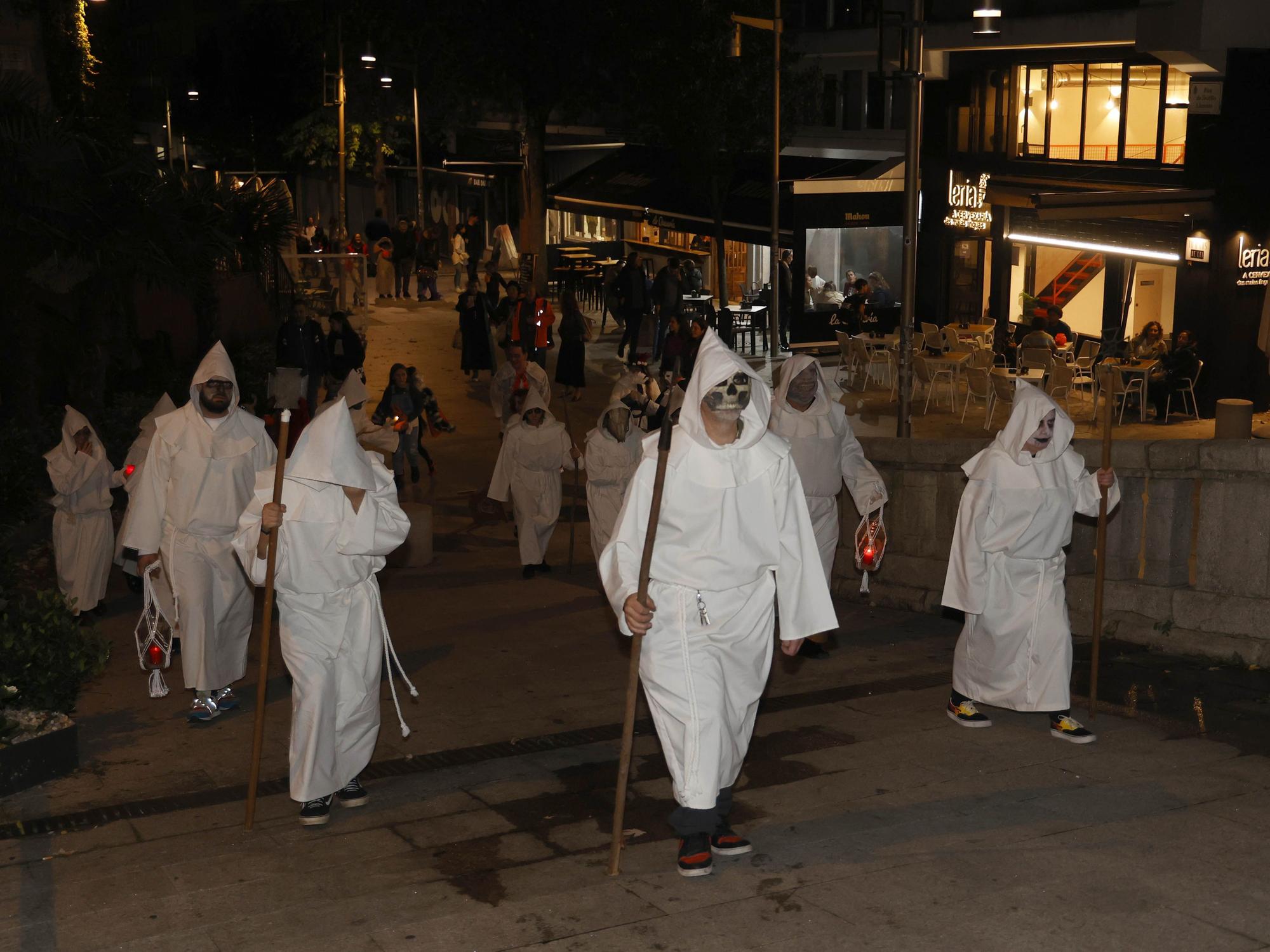 La Santa Compaña se pasea por el Casco Vello