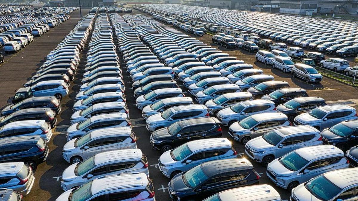 Авторынок Испании в августе: рост продаж и доминирование гибридов