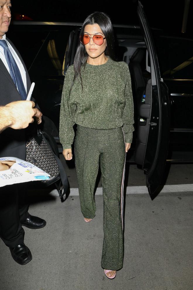 Kourtney Kardashian con un chándal de brilli brilli