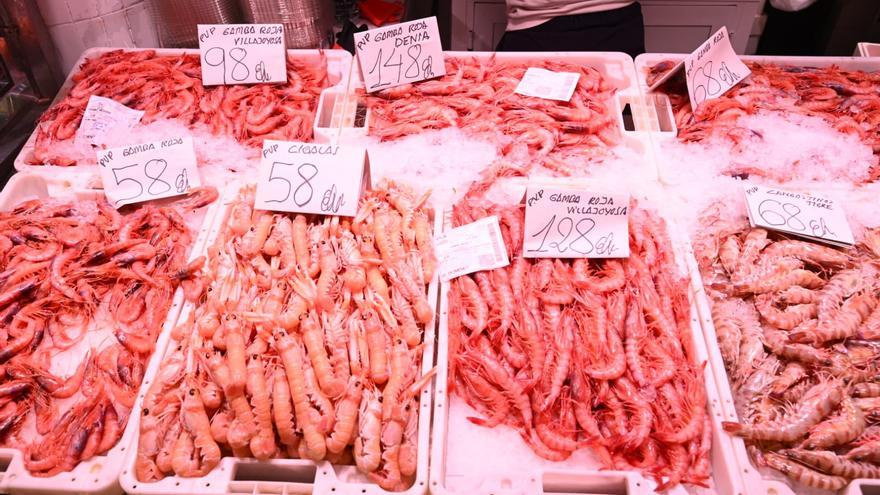 Los pescadores y vecinos de La Vila protestan contra el recorte de Europa