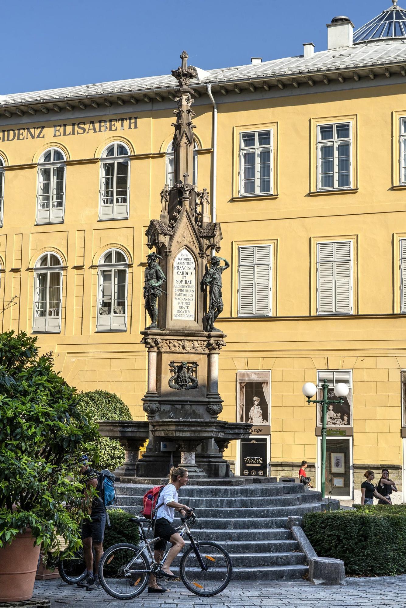 Monumento a Francisco Carlos de Austria.