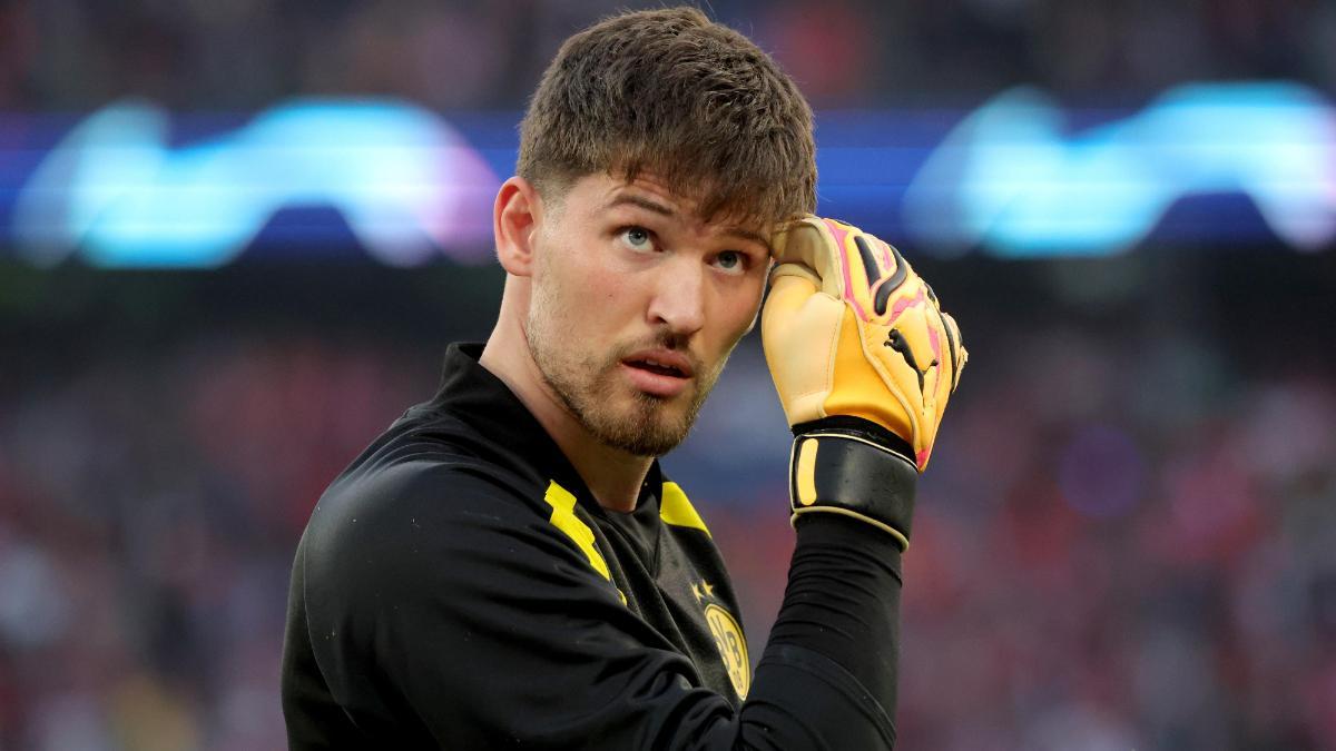 Gregor Kobel, portero titular del Borussia Dortmund