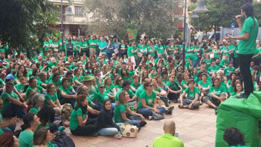 Se ha realizado una asamblea frente a la Conselleria para decidir las próximas acciones.