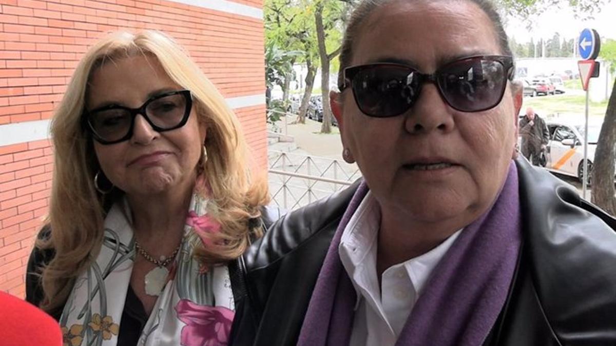 María del Monte y su esposa, Inmaculada Casal, rotas de dolor tras su última pérdida.