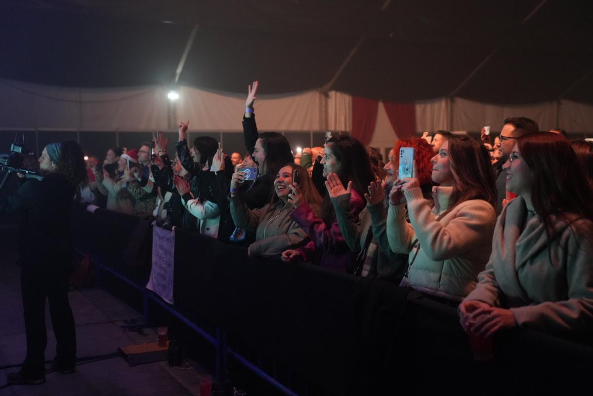 Los Caños llenan de música y nostalgia la plaza de toros de Córdoba