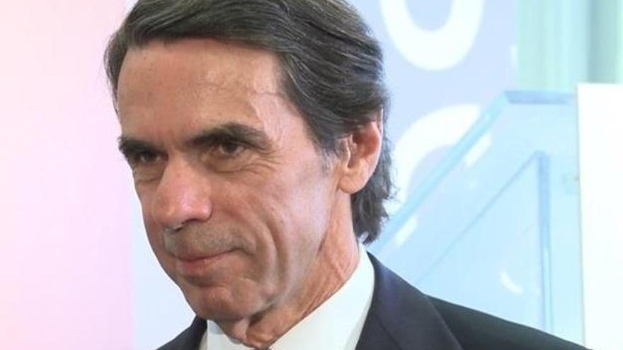 Aznar evita apoyar a ningún candidato en público.