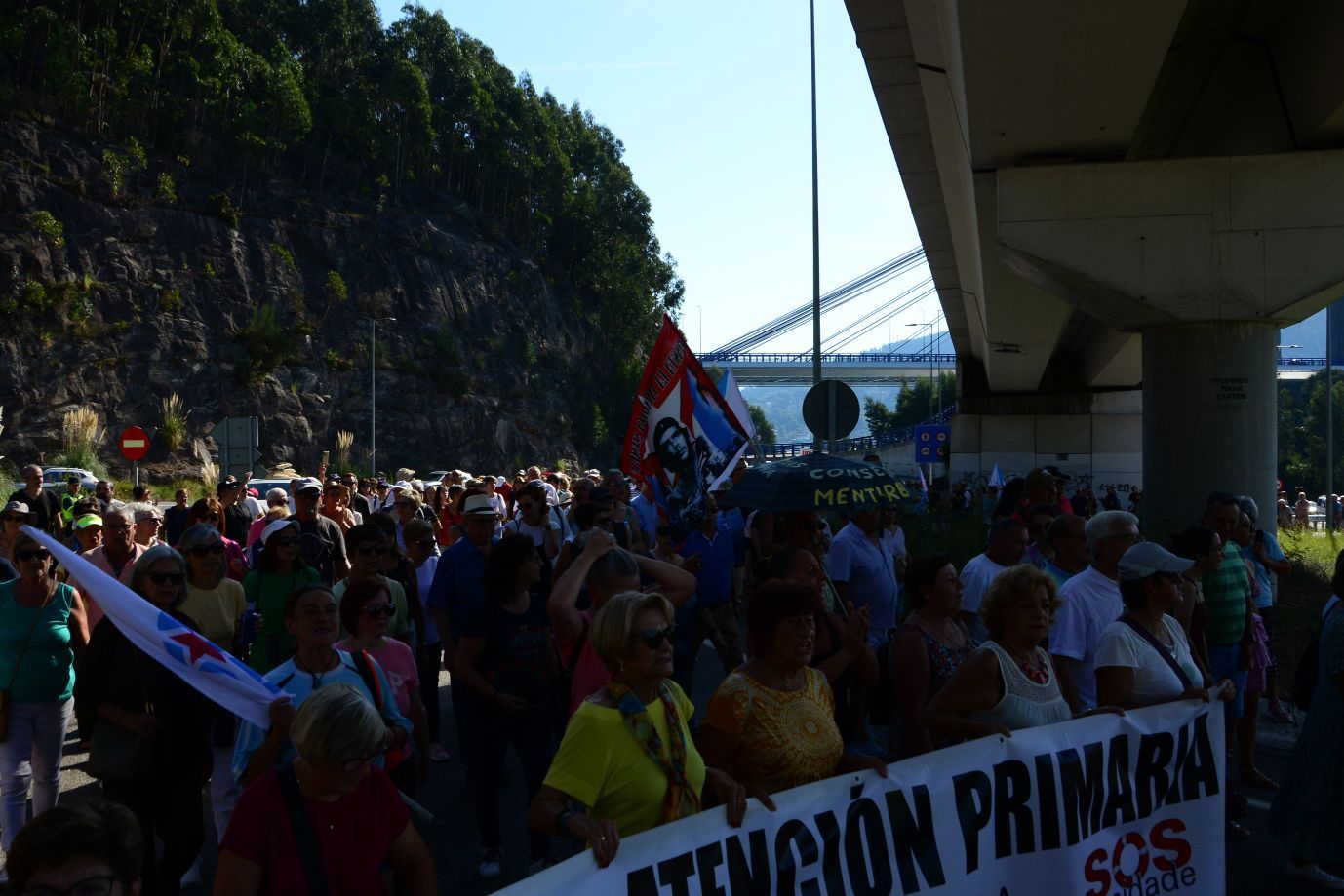 Moaña planta el grito en la calle: "Coa nosa saúde non se xoga"