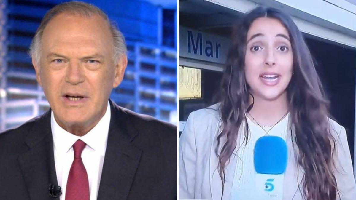 Pedro Piqueras junto a un fotograma de la conexión con la periodista Cristina Sanchís