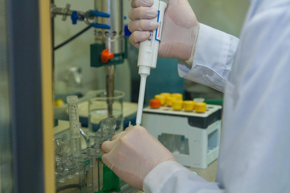La proteína tau se propaga entre neuronas conectadas y acelera el avance del Alzheimer