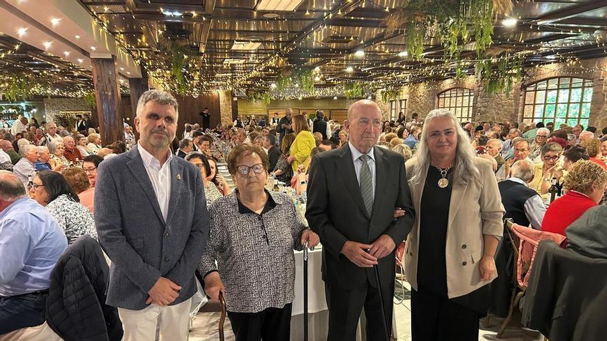 Vicente Vázquez y Alicia Álvarez, 94 años llenos de vida que se reconoce en Llanera: "No esperábamos el homenaje y nos hace ilusión"