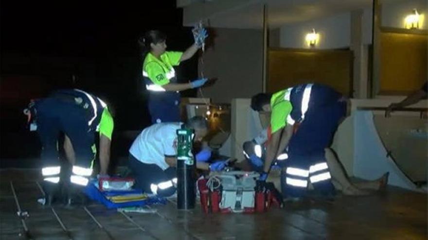 Un joven, en estado crítico tras caer a la calle desde un hotel de Palma