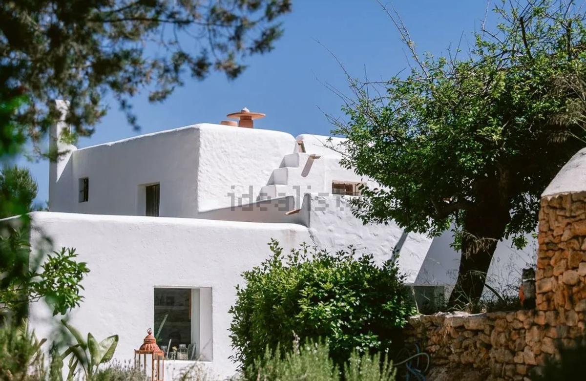 Así es una casa payesa del siglo XIX autosuficiente a la venta en Ibiza