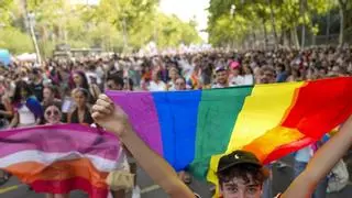 El Pride Barcelona reúne a miles de personas en una manifestación para mostrar "todas las realidades"