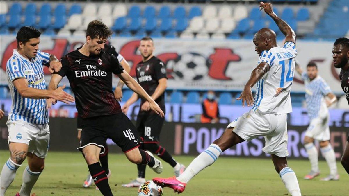 El Milan se dejó dos puntos importantes en Ferrara