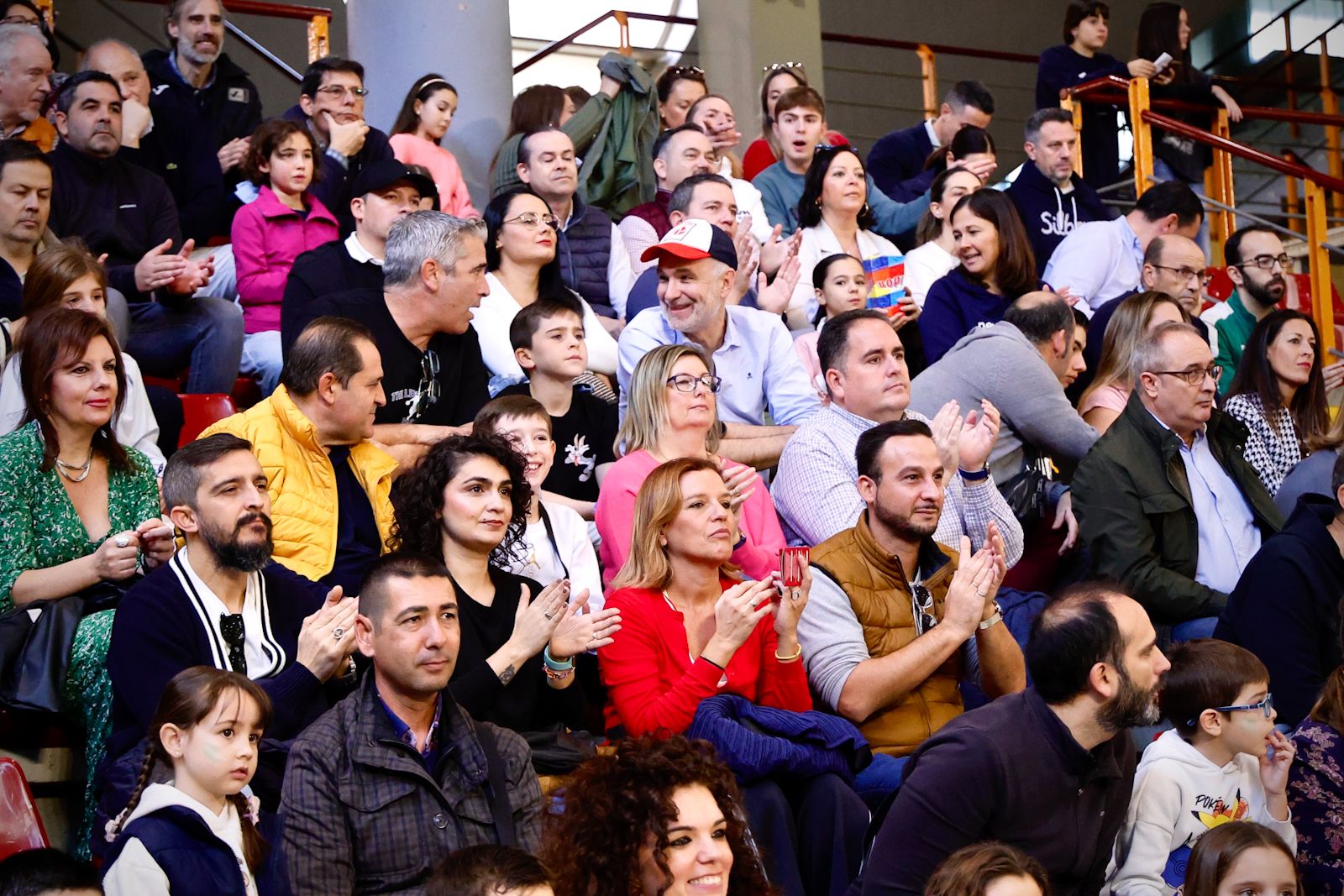 Coto Córdoba-Caja 87 | El encuentro de la Segunda FEB de baloncesto en imágenes