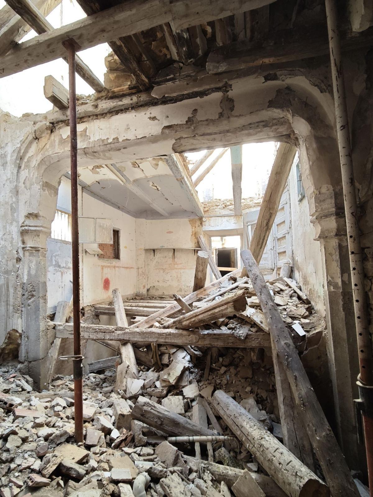 Estado del interior del edificio en marzo, cuando ya habían comenzado los derribos.