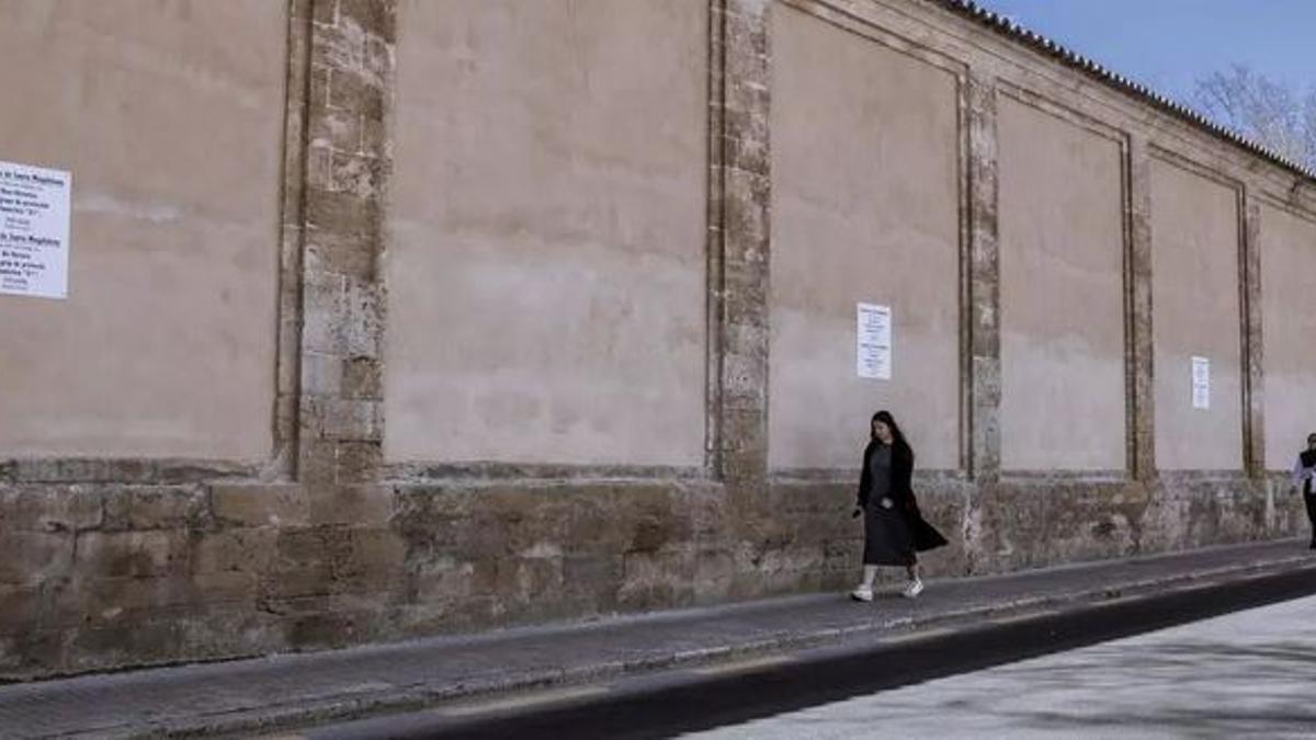 Endlich sind die Klostermauern direkt an der Rambla in Palma de Mallorca wieder sauber