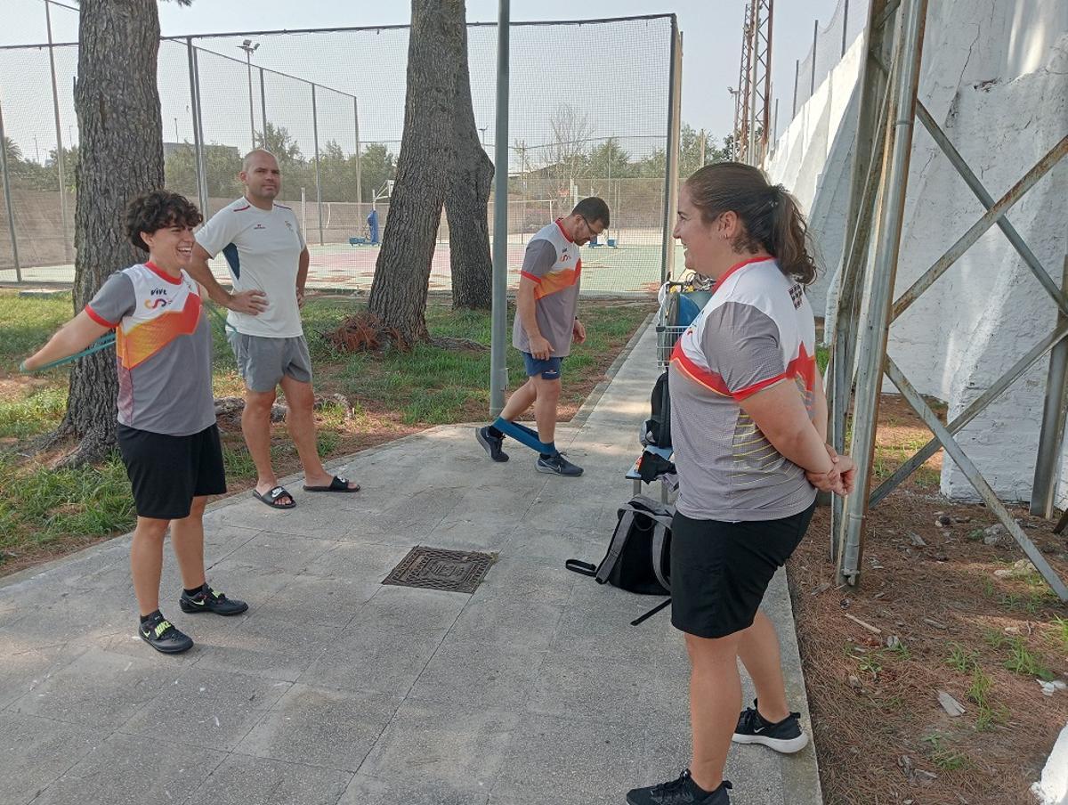 Escolano dirige un entrenamiento fuera ya de la pista, el pasado mes de agosto