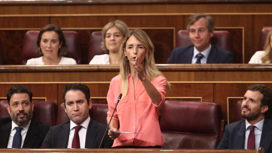 Cayetana Álvarez de Toledo pone distancia con Casado en Mallorca