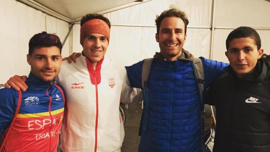 Integrantes del triatlón UA en el Mundial de Rotterdam