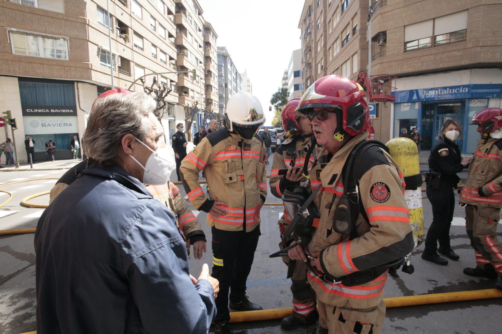 Galería de fotos: Espectacular incendio en el centro de Castelló